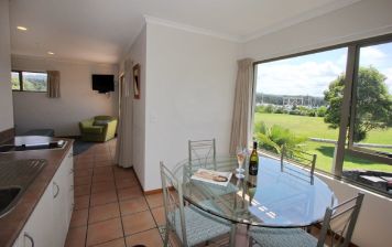 2-Bedroom Unit with Hot Tub